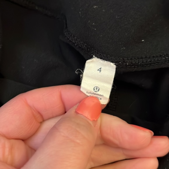 Lululemon wide leg crops - Picture 4 of 6